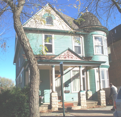 1090center.jpg